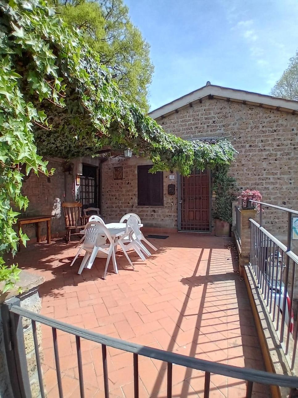 Casa Serafina Trilocale Con Arredi D'Arte E Parcheggio Privato Orvieto Exterior foto