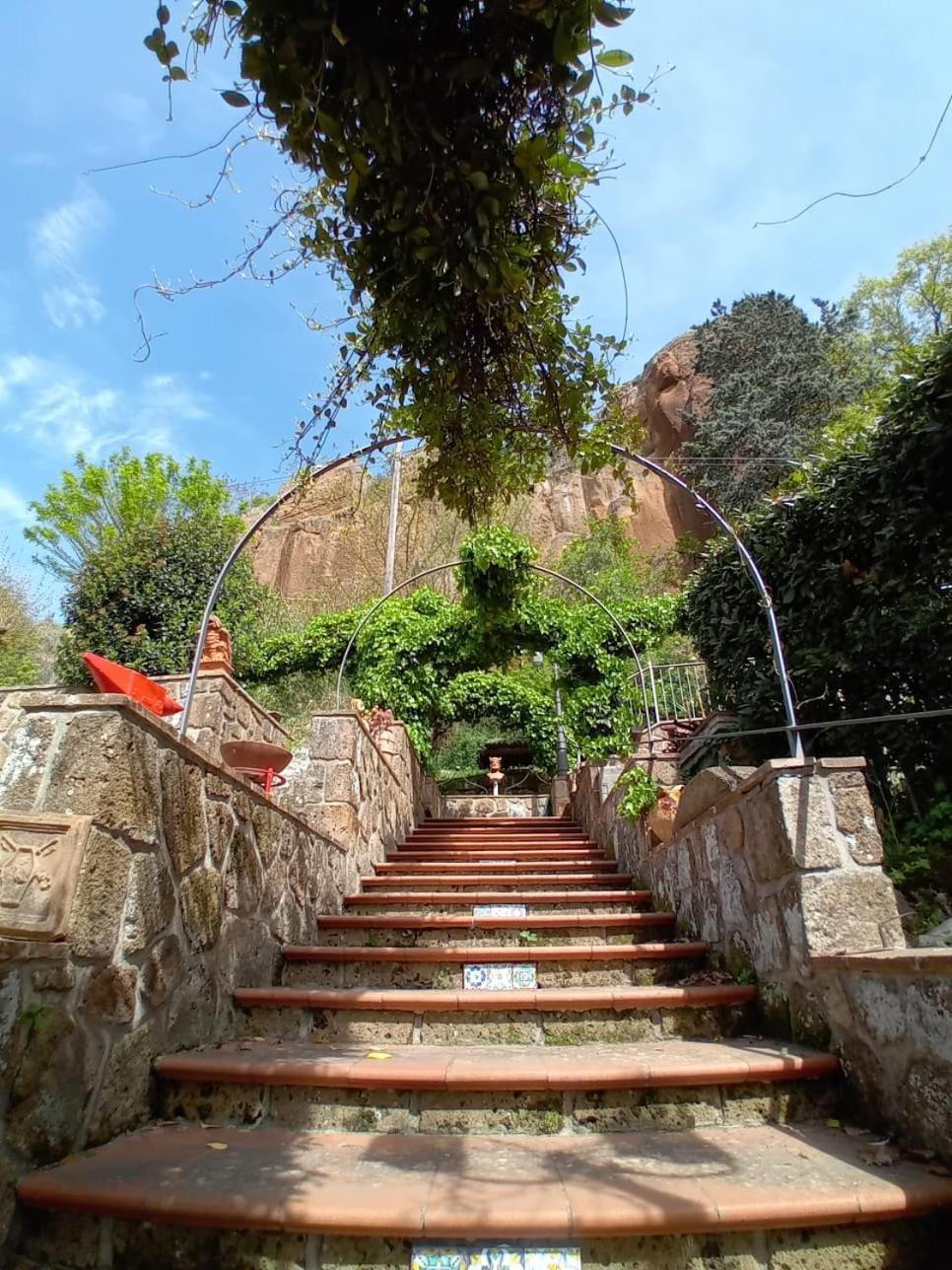 Casa Serafina Trilocale Con Arredi D'Arte E Parcheggio Privato Orvieto Exterior foto